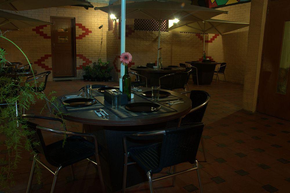 Hm Suites & Studios Bangalore Exterior foto