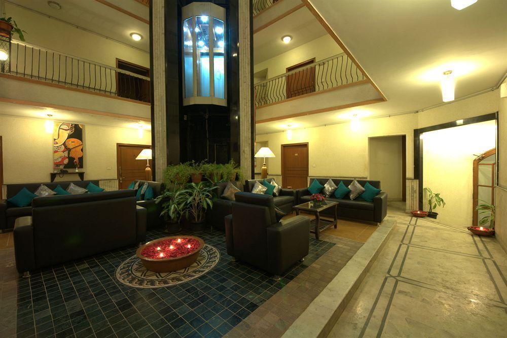 Hm Suites & Studios Bangalore Exterior foto