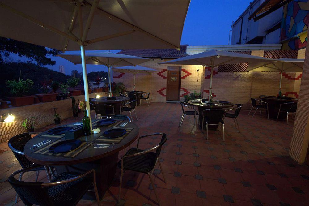 Hm Suites & Studios Bangalore Exterior foto