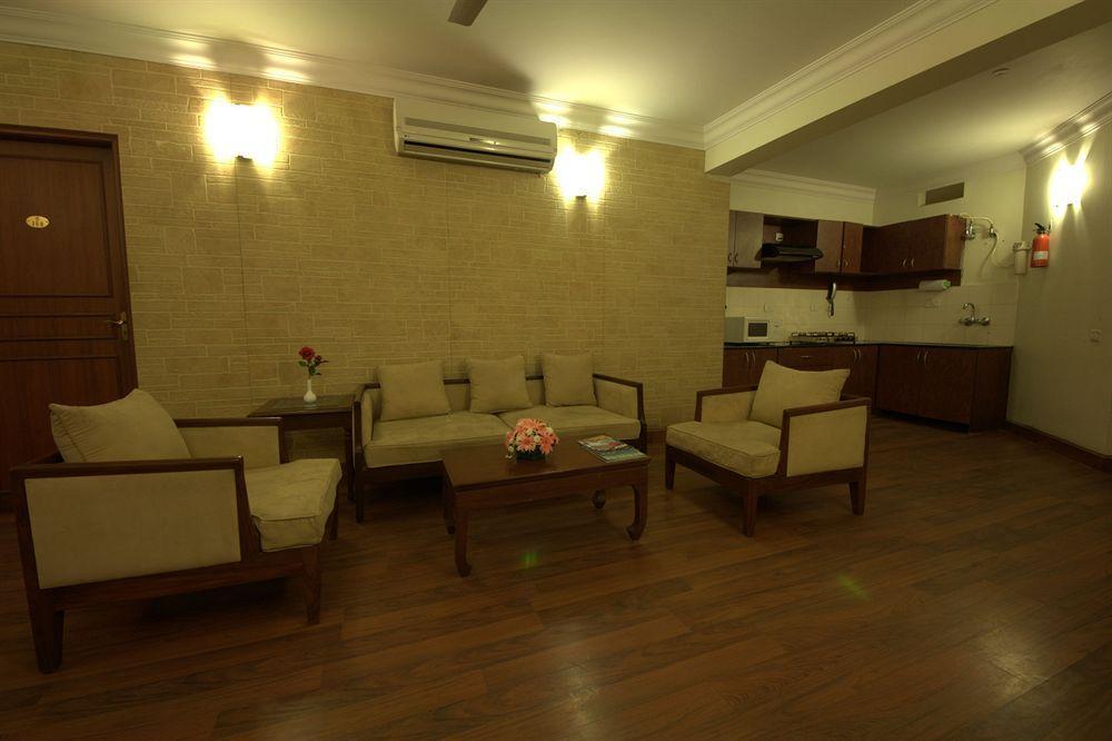 Hm Suites & Studios Bangalore Exterior foto
